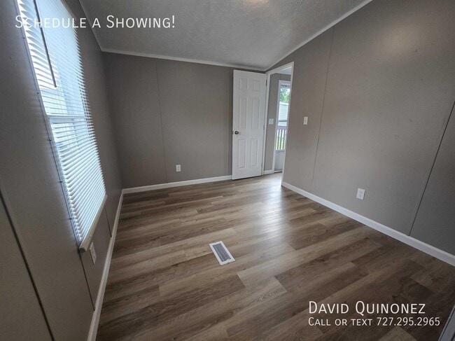 Building Photo - 252 S Blackwood Dr