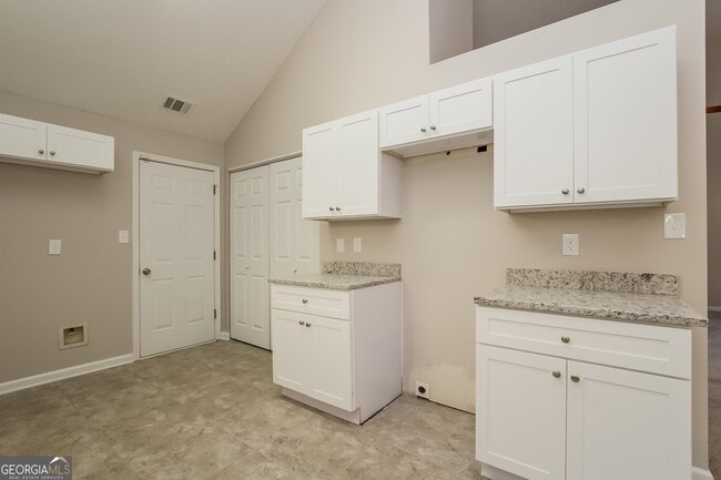 Building Photo - 7075 Mahonia Pl