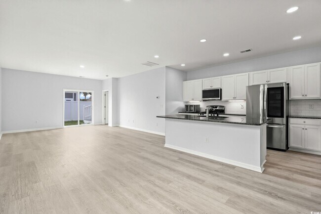 Building Photo - 336 Hidden Cove Dr