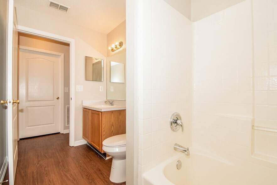 Building Photo - 932 Wood Dove Ct