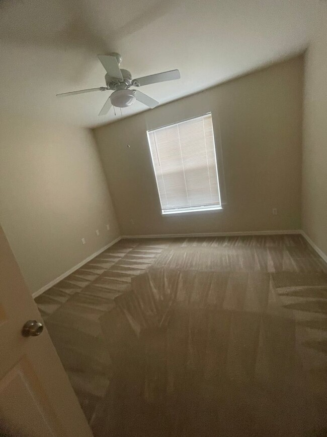 Building Photo - Gated Townhome in MetroWest