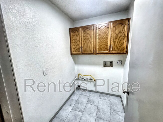 Building Photo - 112 W Timberlane St