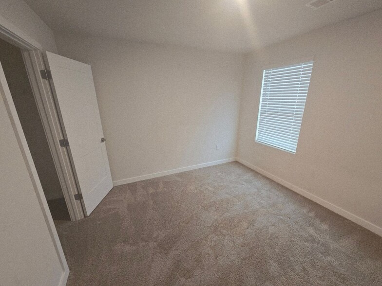 Building Photo - 3416 Stonewall Ct