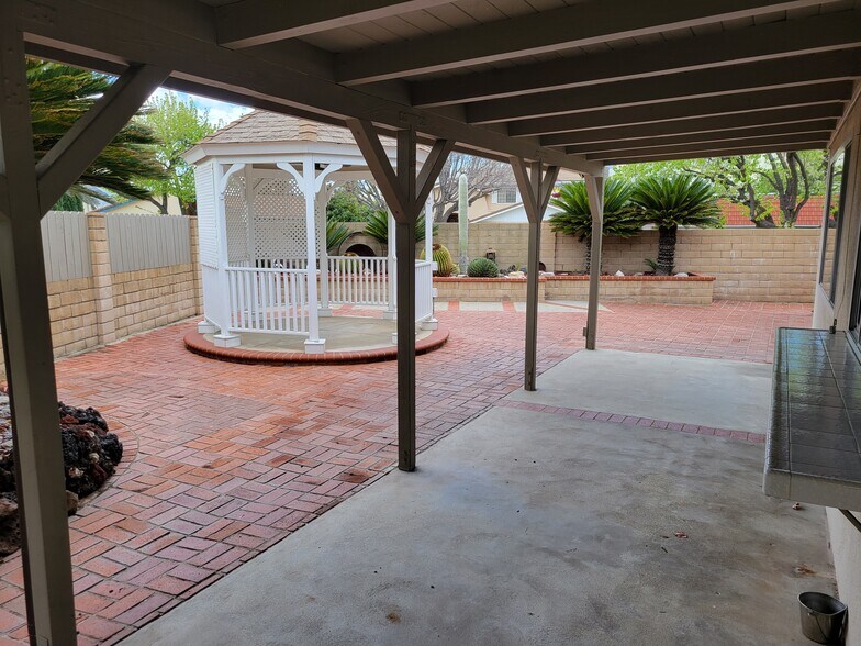 Building Photo - 10651 Baton Rouge Pl