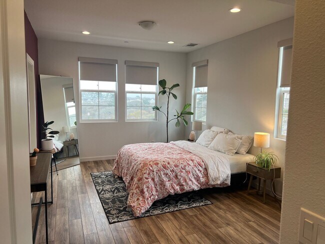 Building Photo - Sea Haven Single Family Home Coming Soon!!