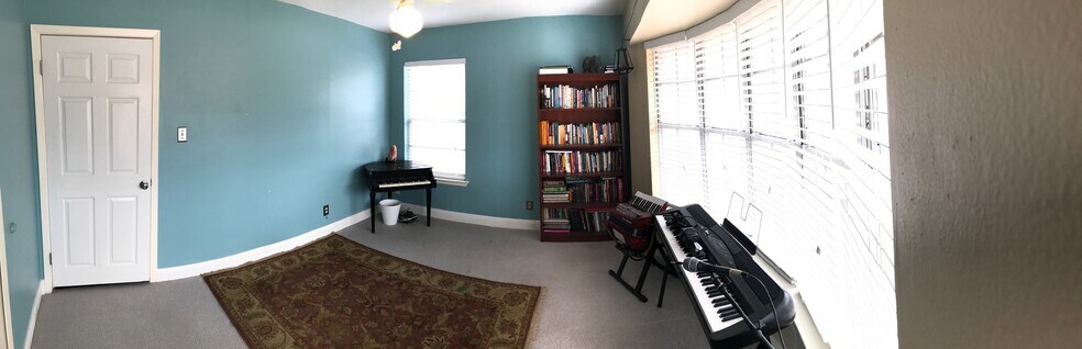 3rd Bedroom w Bay Window - 3006 Cedarlawn Cir