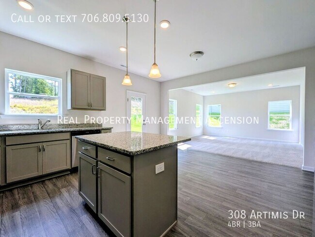 Building Photo - 308 Artimis Dr