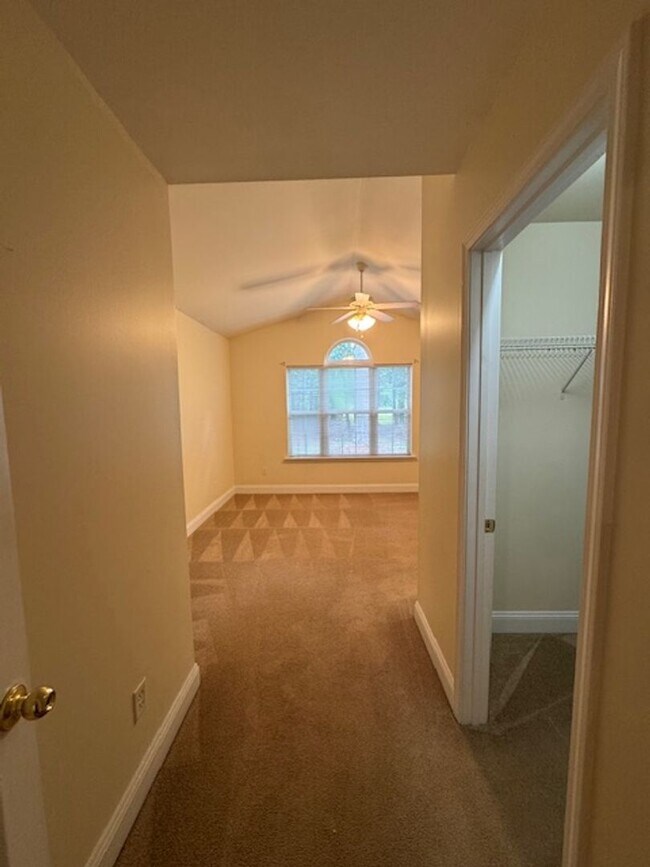 Building Photo - Home in Plantation Pointe