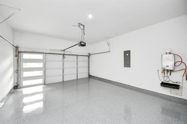 Building Photo - 8311 Venus St