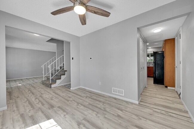 Building Photo - $2,895 - 3 Bed, 2.5 Bath Home with Central...