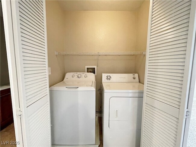 Building Photo - 1176 Claire Rose Ave