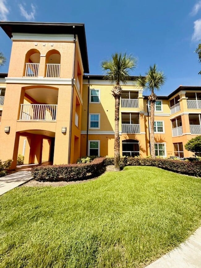 Building Photo - Furnished Resort Style Condo with Lake View