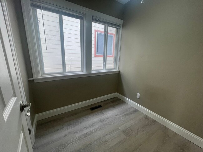 Building Photo - Gorgeous 3 Bedroom Home in Alameda.