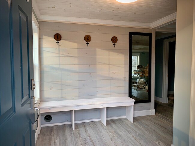 Building Photo - 139 W Bridge St