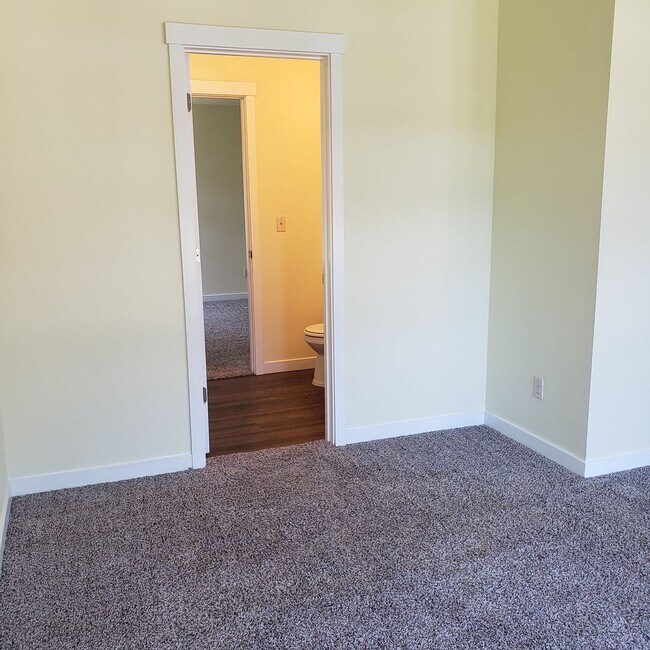Building Photo - SAW1530O