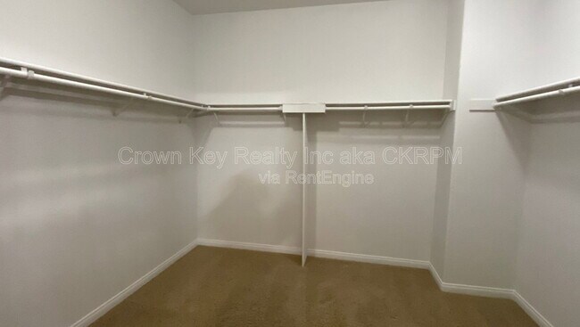 Building Photo - 1030 Eastlake Cir