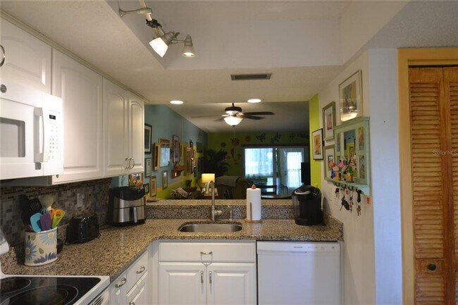 Building Photo - 126 Caryl Way