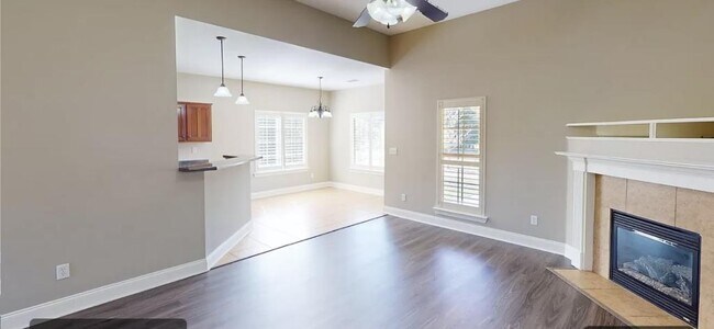 Building Photo - 763 Fairway Pointe Cove W