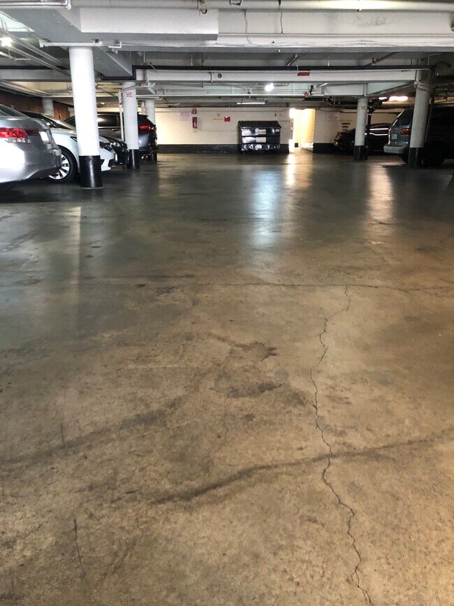 Building Photo - Alexandria Place