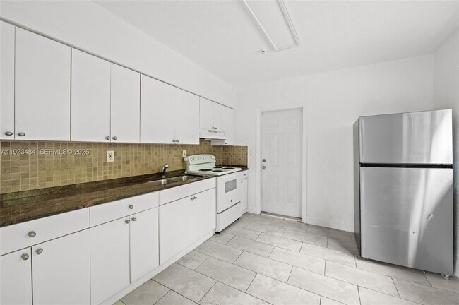 Building Photo - 1429 NE 118th Terrace