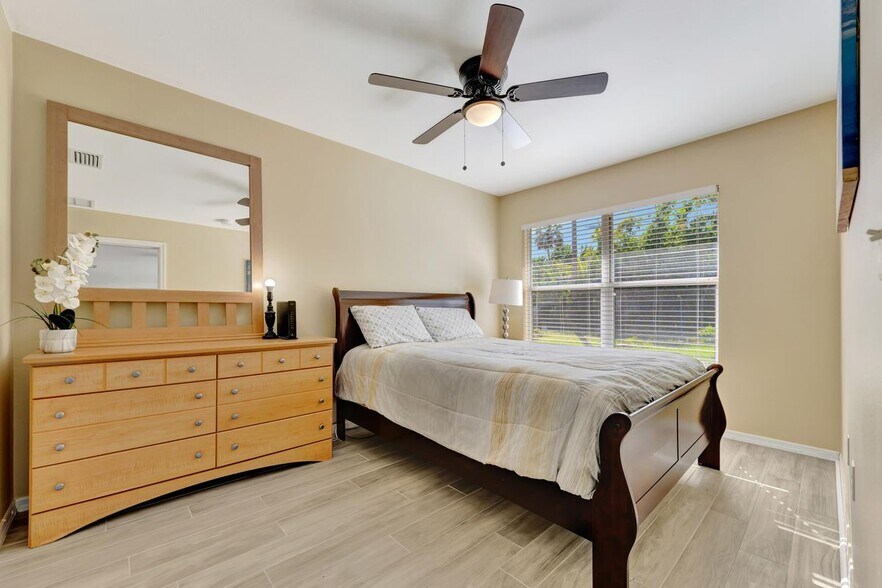Building Photo - 2916 Woodcrest Dr