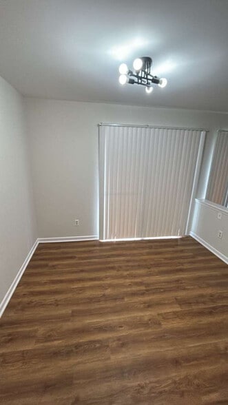 Building Photo - 11082 Harrowfield Rd