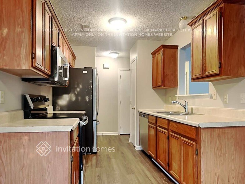 Building Photo - 11017 White Stag Dr