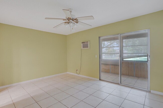 Building Photo - 177 Newport Dr