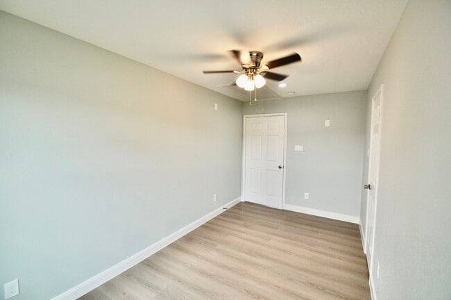 Building Photo - 111 Big Deer Dr