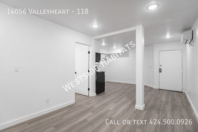 Building Photo - 14056 Valleyheart Dr