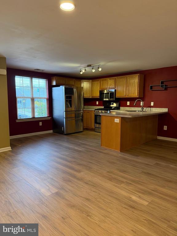 Building Photo - 2407 Saratoga Ave