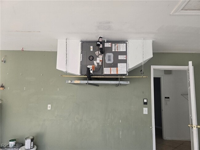 Building Photo - 301 SW 14th Pl