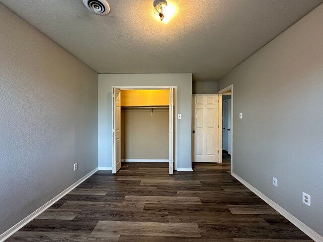 Building Photo - 35 Aberdeen Cir