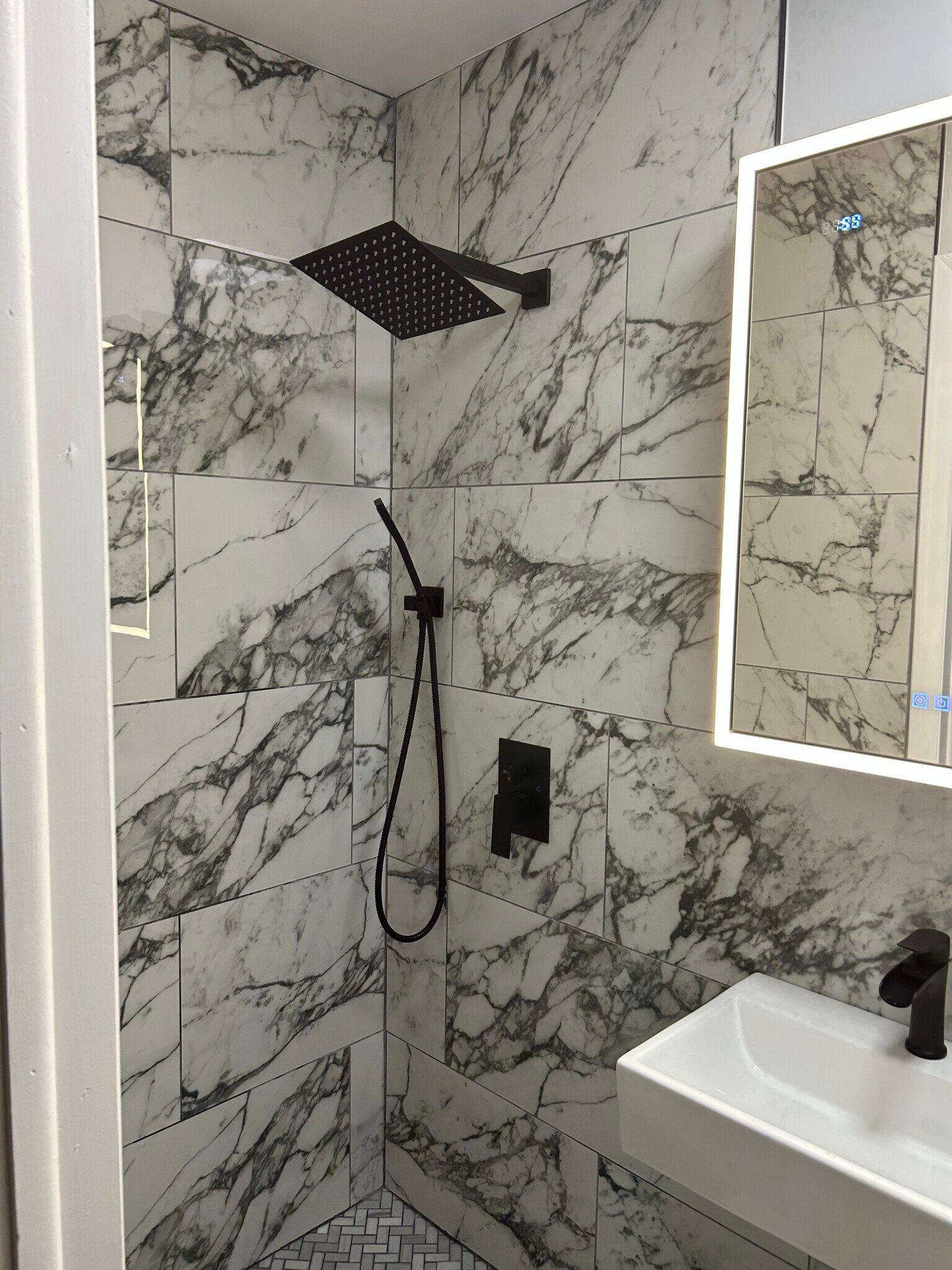 Building Photo - 2 Water Tower Rd