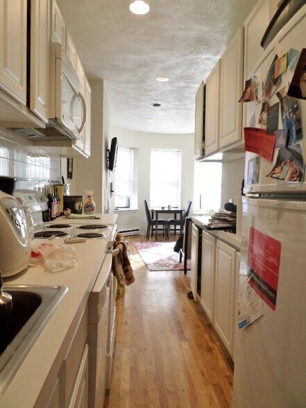 Building Photo - 45 Westland Ave