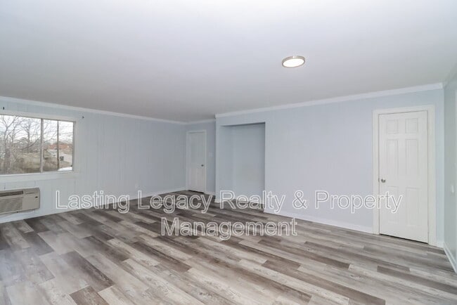 Building Photo - 2325 15th St NE