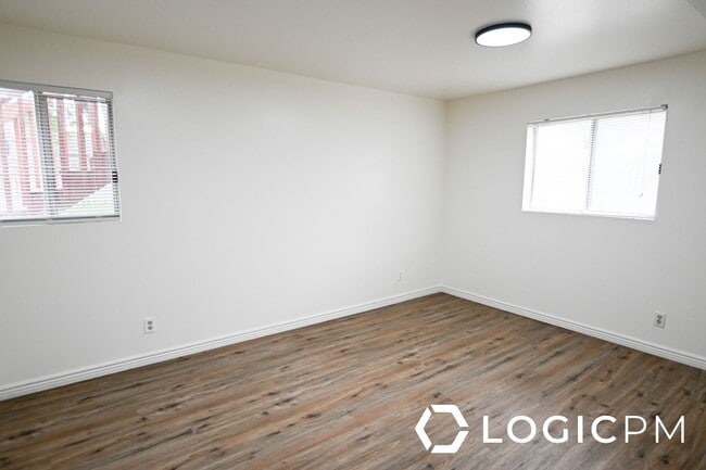 Building Photo - 6492 Fernbrook Dr