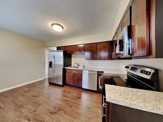 Building Photo - 544 Germaine Ln