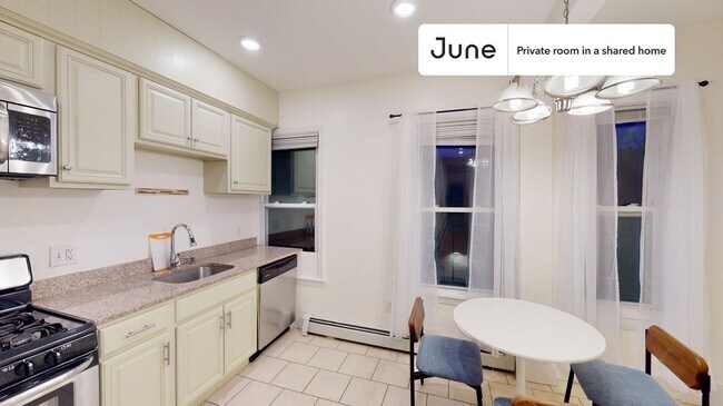 Building Photo - Room in Shared 3 bed/1 bath home