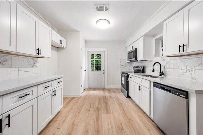 Building Photo - 1305 Winchester Dr