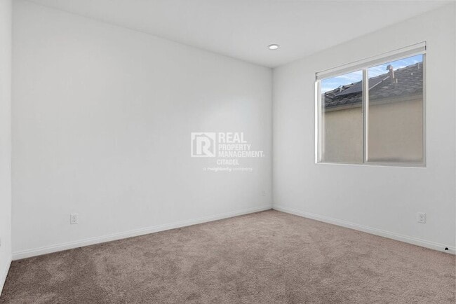 Building Photo - 3657 Bearberry Ave