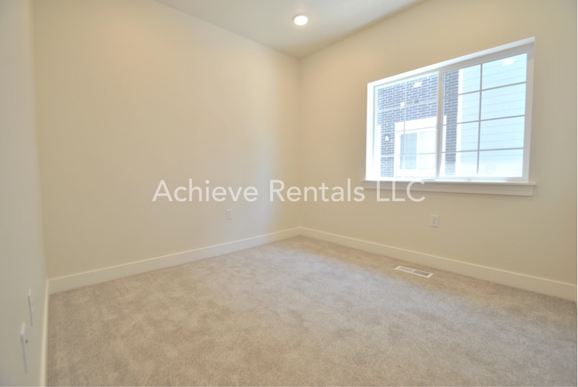 Building Photo - 1557 North 110