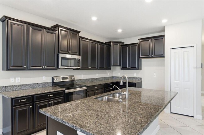 Building Photo - 11014 Little Blue Heron Dr