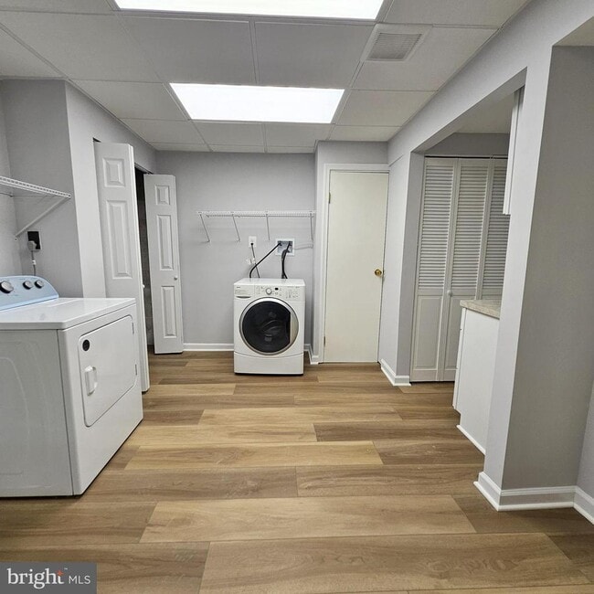 Building Photo - 7244 Greentree Rd