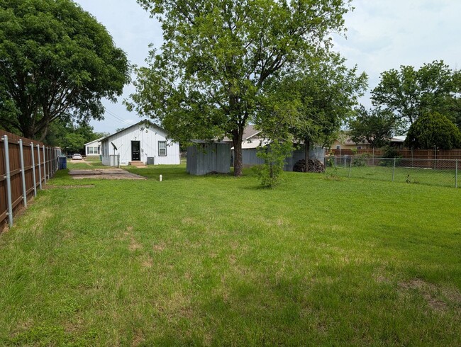 Building Photo - 908 Tennessee St
