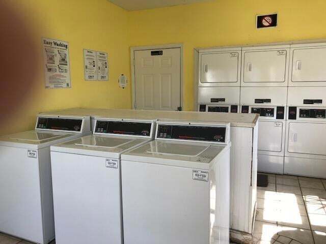 Building Photo - 2494 Etiwan Ave