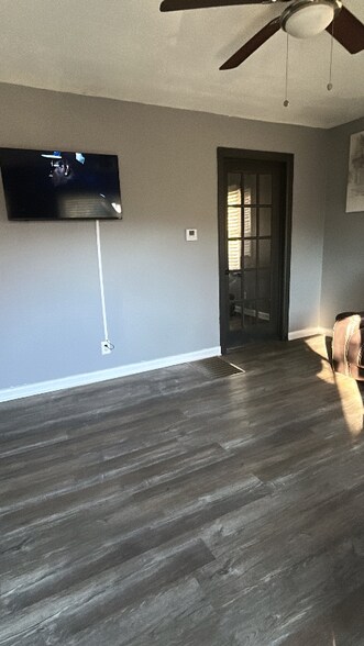 Building Photo - 1006 Hutchens Rd SE