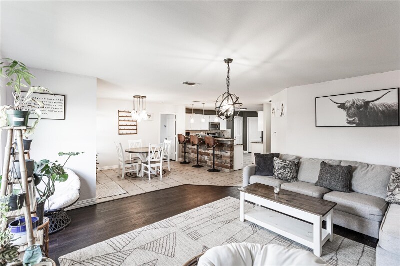 Building Photo - 2048 Lake Trail Dr