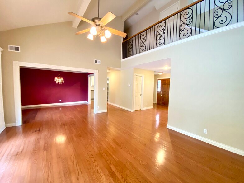 Building Photo - 1551 Briarwyck Dr