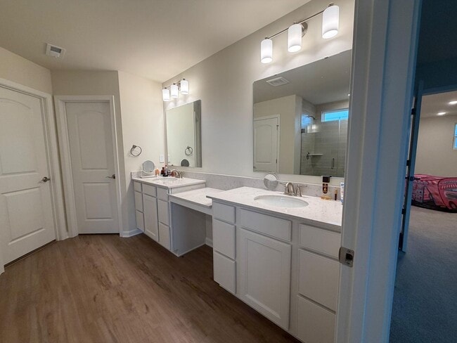 Building Photo - Beautiful, new cul-de-sac home!